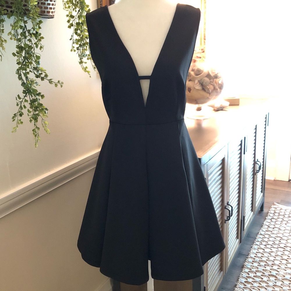 🎉🎉BOGO FREE🎉🎉ENTIRE CLOSET!!! - Picture 4 of 8